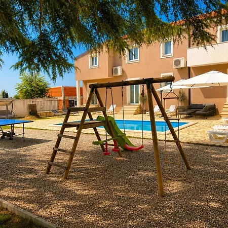 Countryside Pool Escape Дом отдыха